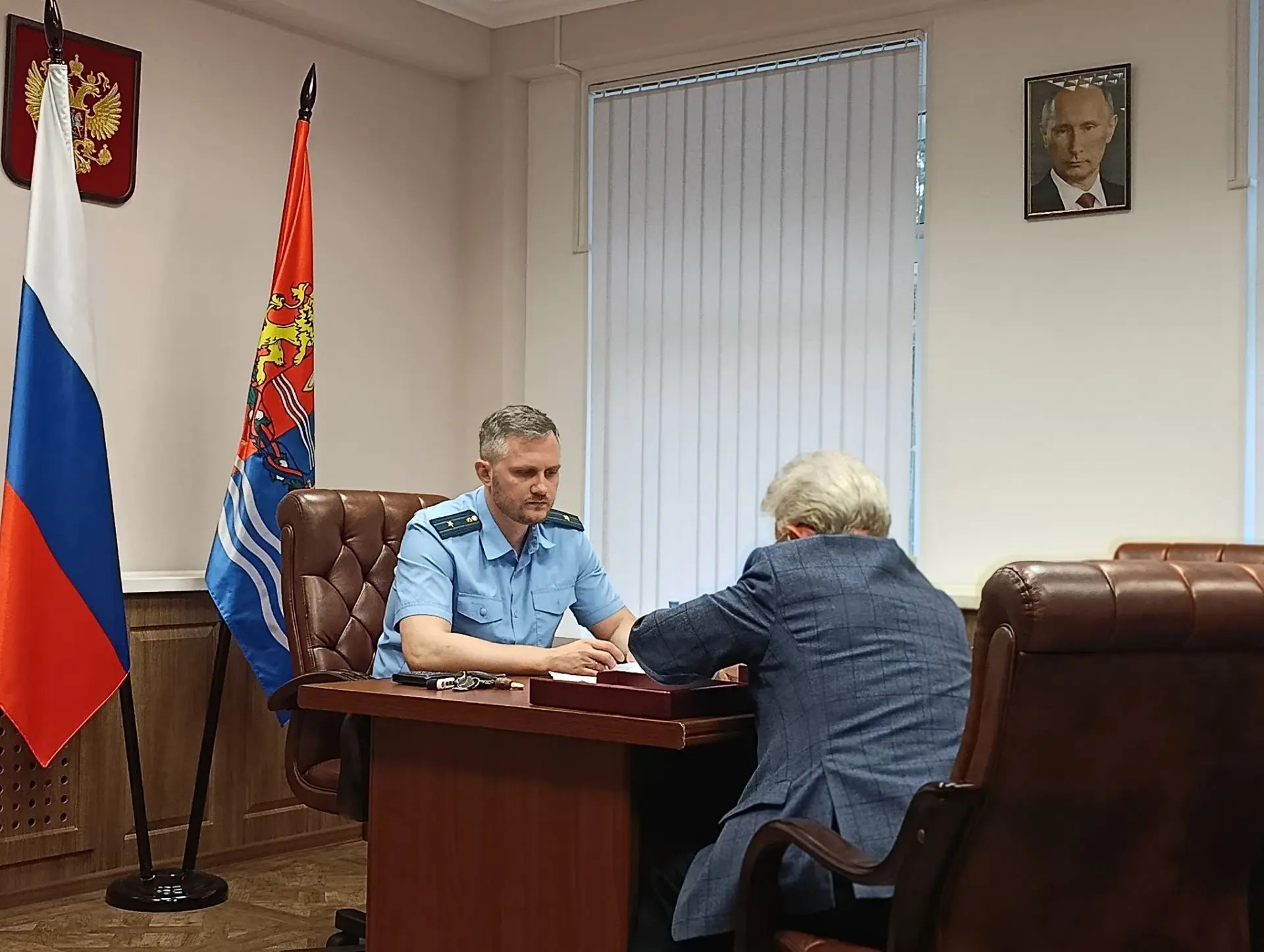 Ивановский межрайонный природоохранный прокурор провел прием граждан.